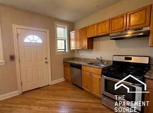 896B Green Bay Rd #17, Winnetka, IL 60093