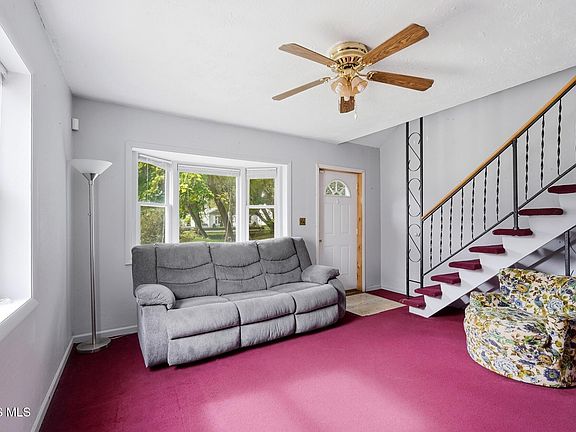 5th image of 5124 Adella St