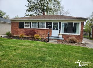 25122 Woodruff Rd, Flat Rock, MI 48134