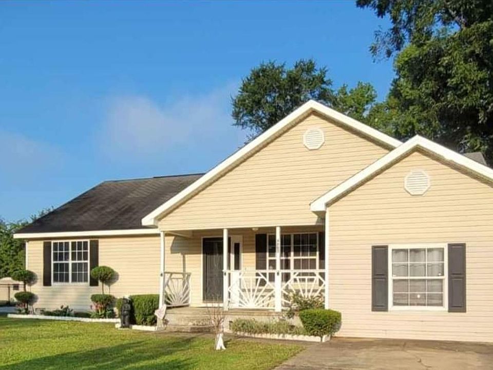 A beautiful 2000 square foot home 3bed room & bonus room 2 full back fence in back yard near interstate 475