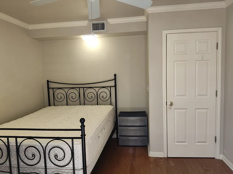 Second bedroom