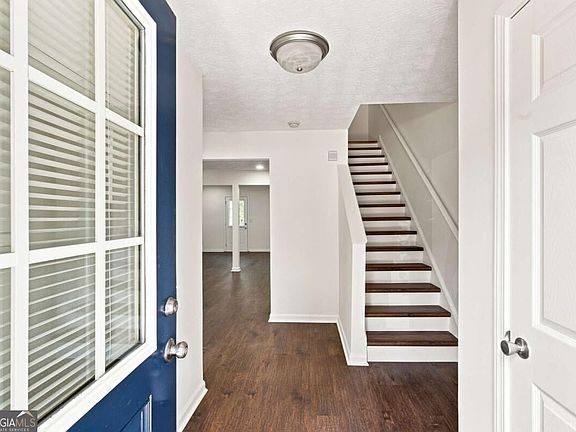 4th image of 8399 Carlington Ln