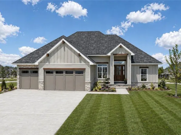 2359 Foxtail Dr, Kearney, MO 64060