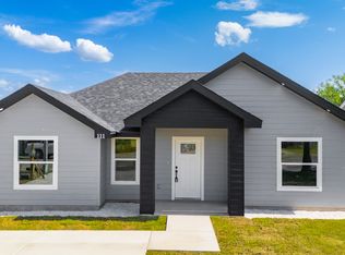 111 Costa Rica Dr, Eagle Pass, TX 78852