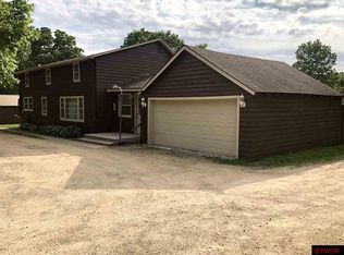 784 Rabbit Rd, Saint Peter, MN 56082