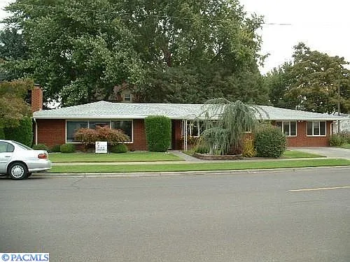 1015 N 10th Ave photo 1