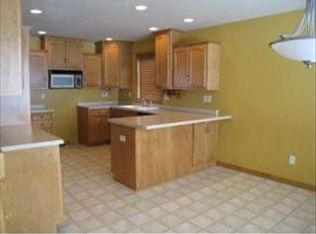 732 Blackmoor Cir, Neenah, WI 54956