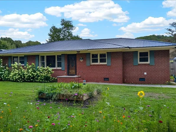 202 Peachtree St, Fairmount, GA 30139