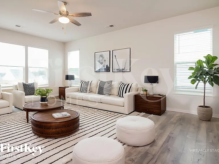 604 Goldburn Way — Photo 3