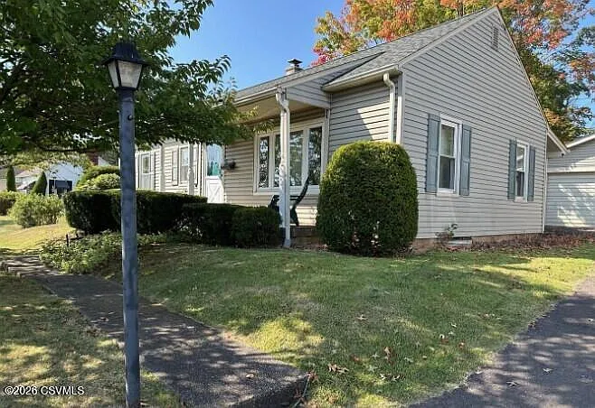 31 Maple St