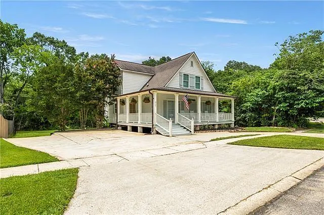 921 Carriage Way