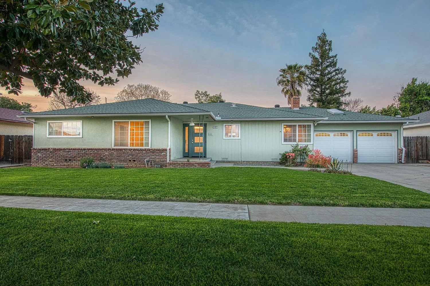 1268 E Ellery Ave photo 1