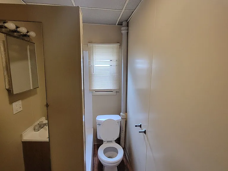 1332 W Lee St — Photo 5