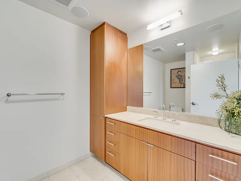 38 N Almaden Blvd #2023 — Photo 11