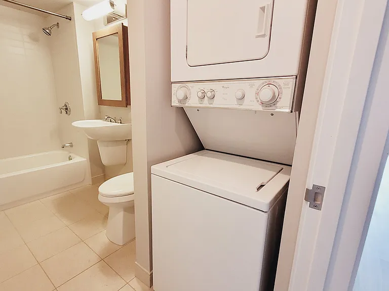 1009 Kapiolani Blvd #2801-1 — Photo 16