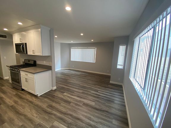 2nd image of 436 Palm Dr APT 2