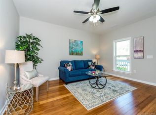 711 Villas Ct #32, Asheville, NC 28806