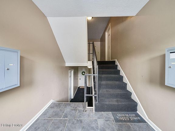 3rd image of 215 Middletown Sq