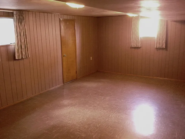 327 Forest Dr — Photo 13