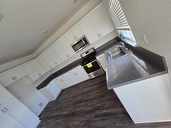 2nd image of 1447 Santini Ave