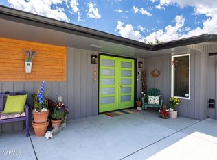 5810 Scenic Dr, Yakima, WA 98908