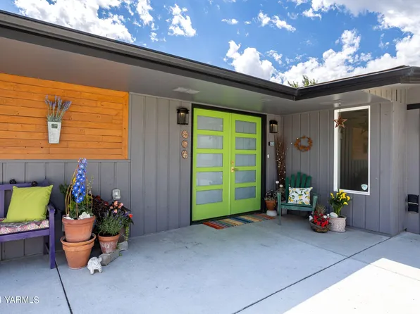 5810 Scenic Dr, Yakima, WA 98908
