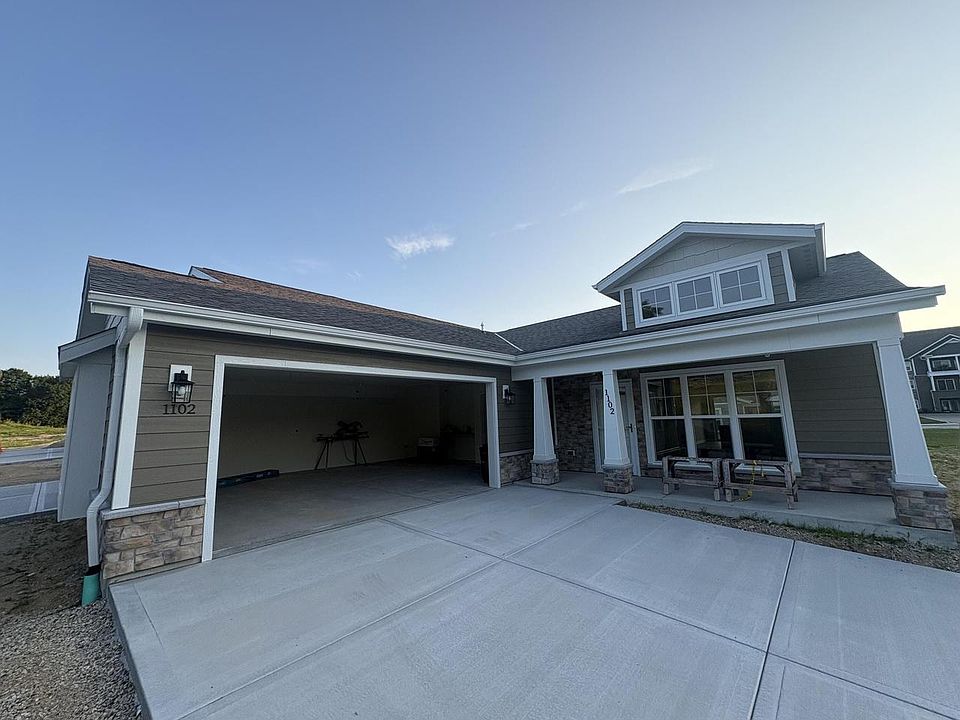 1st image of 1102 Harbor AVENUE