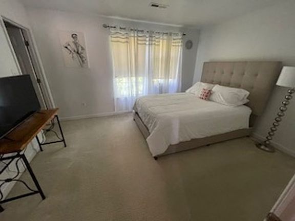 5th image of 833 Gallows Ct