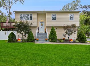 308 Browns Rd, Nesconset, NY 11767