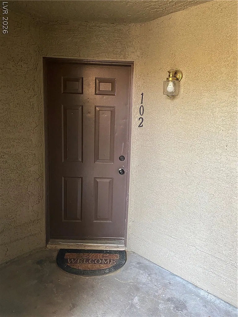 5028 S Rainbow Blvd — Photo 2