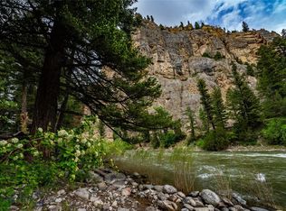 40 Cliff Manor Ln, Gallatin Gateway, MT 59730