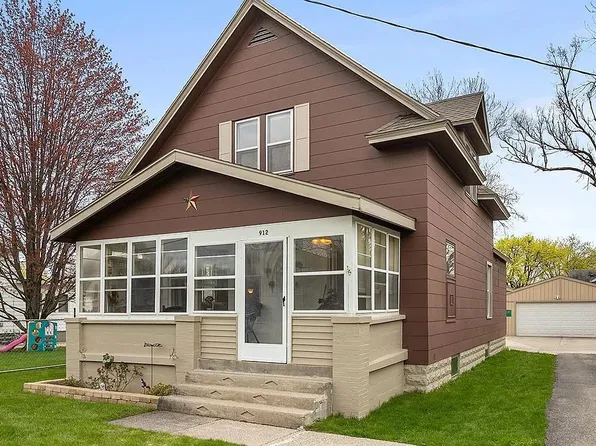 912 Cogswell St NW, Grand Rapids, MI 49544