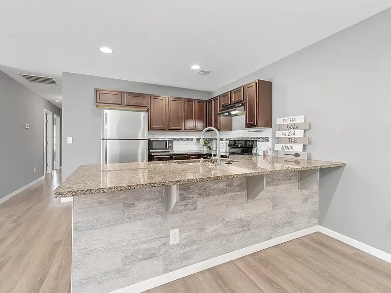 2306 E Coolwater St — Photo 7