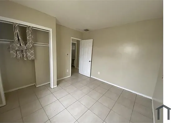 2208 NW 6th St #1 — Photo 1