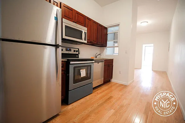 Rented by Signature Properties of Dover LLC | media 8