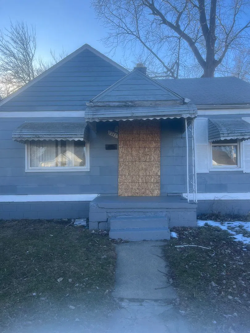 2 bedroom/ 1 bath — Photo 2