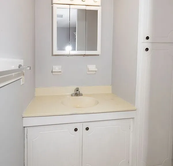 220 Elizabeth St #C4 — Photo 23
