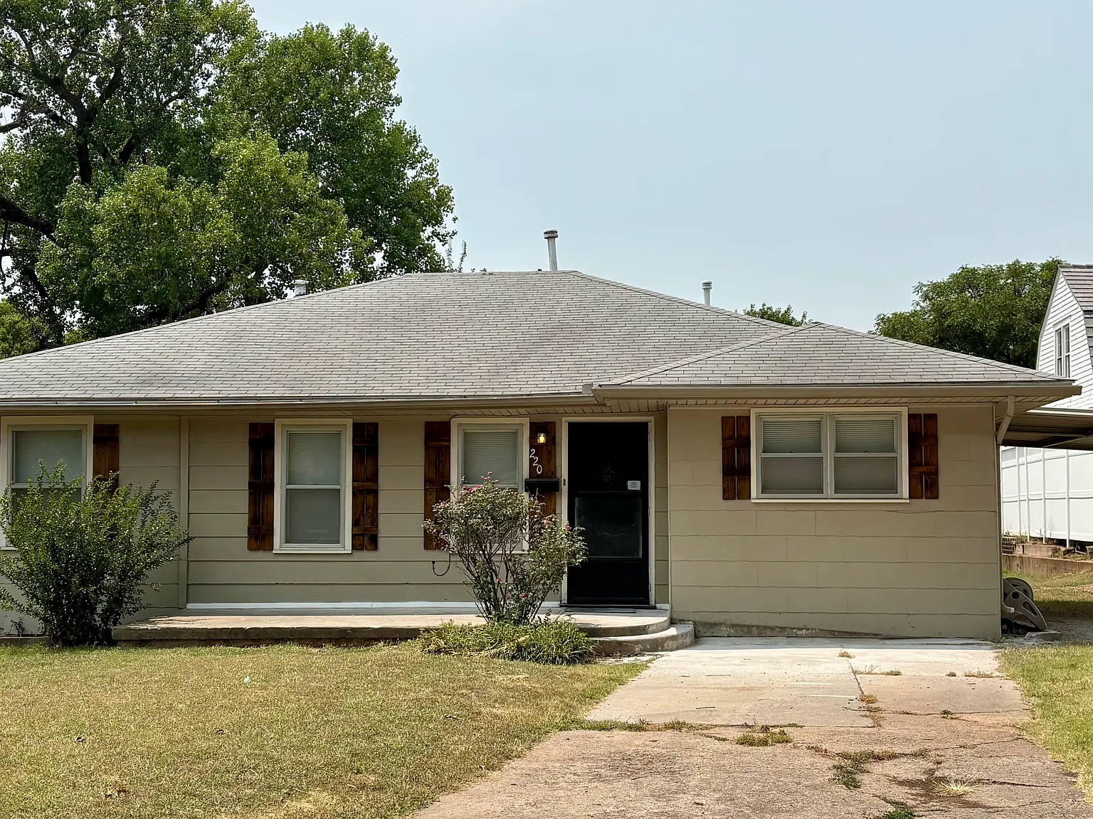 S 10th St, Ponca City — Photo 1