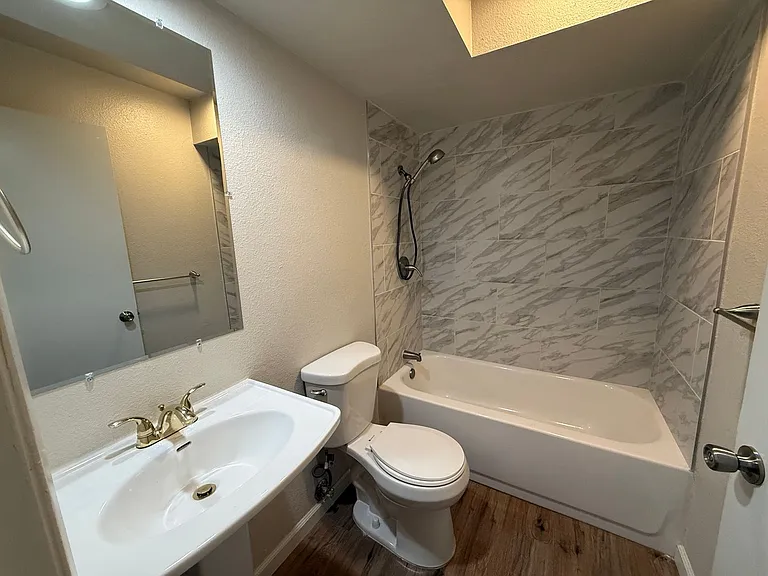 3701 Colonial Dr #201 — Photo 21
