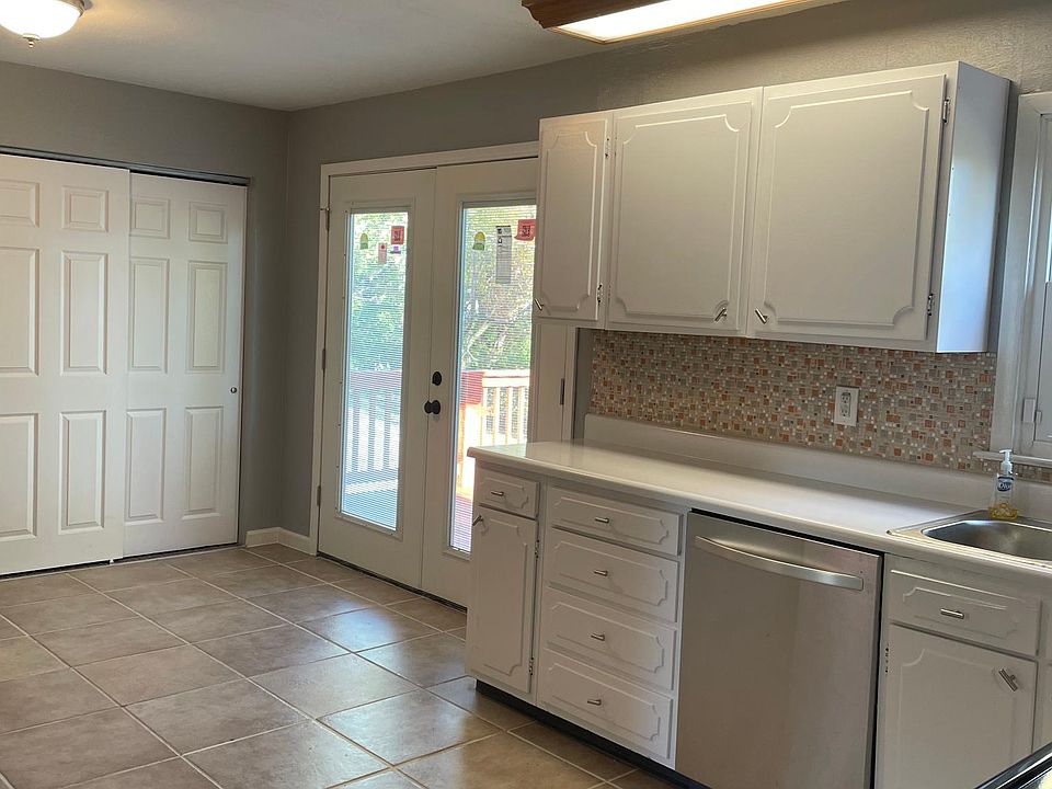 1st image of 110 La Venta Dr