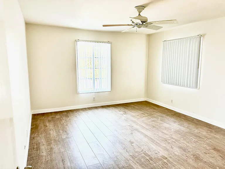 1845 Anaheim Ave #12A — Photo 10