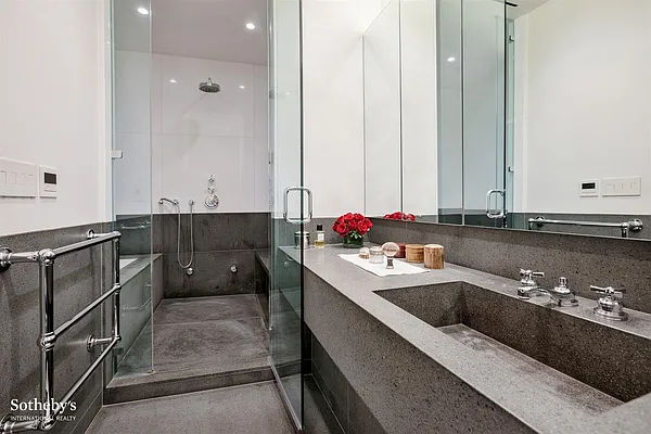 Sold by Sotheby's International Realty | media 11