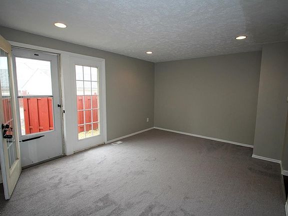5th image of 7483 Essex Dr Unit D