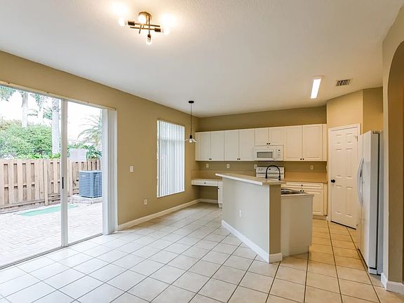 5th image of 12351 NW 56th Ter #1-11351-11351
