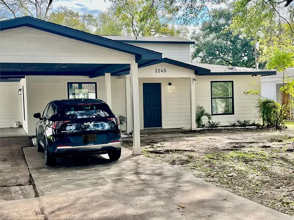 2245 5th St, Port Neches, TX 77651