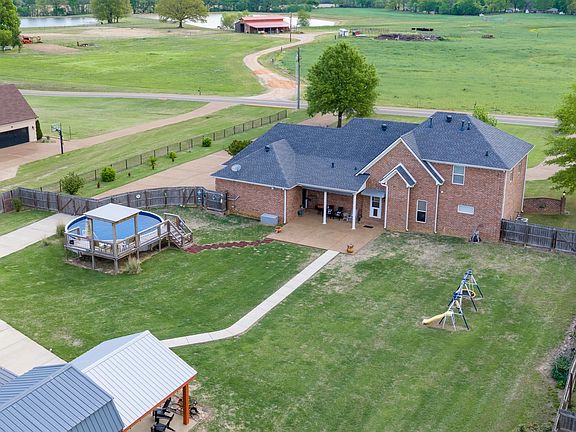 4th image of 1233 Dawson Rd