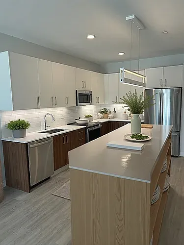 Residences at Sharon Gallery — Photo 40