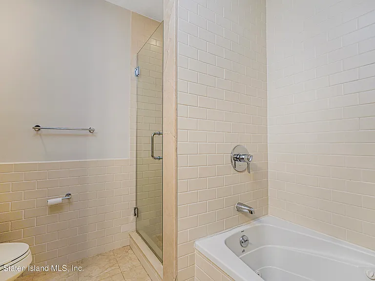 90 Bay Street Lndg #2H — Photo 15