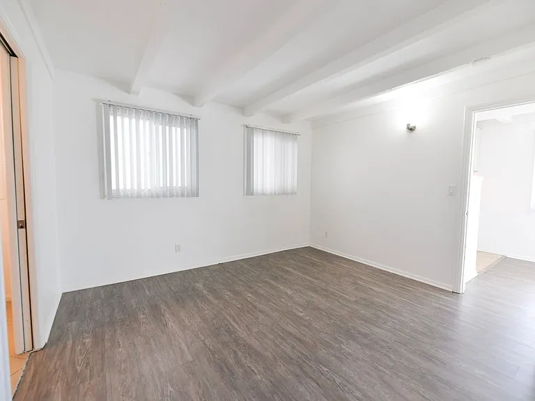2601 S. El Camino Real — Photo 22