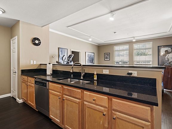 5th image of 2305 Worthington St APT 108
